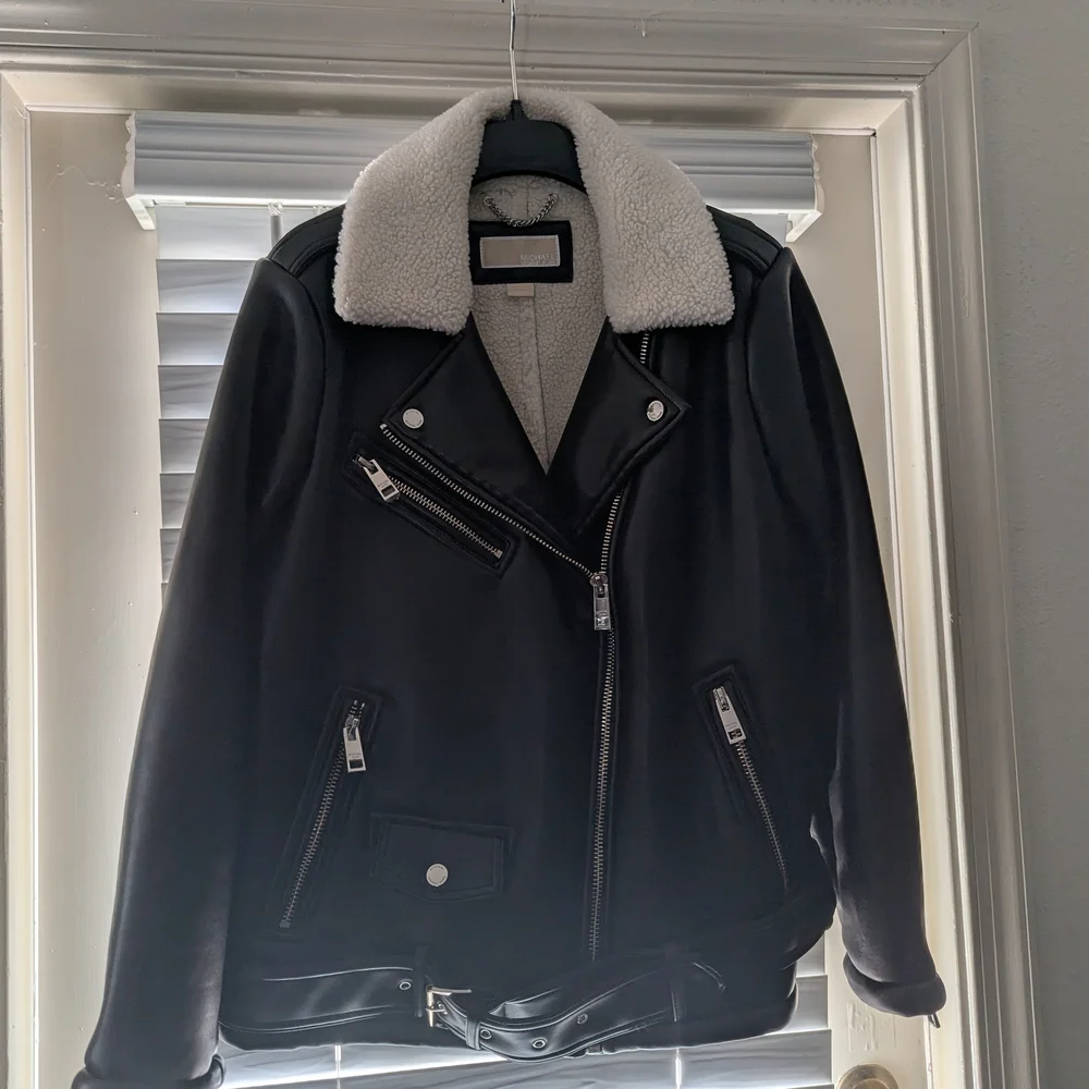 MICHAEL Michael Kors Black Leather Jacket with White Collar - Picture 6 of 6